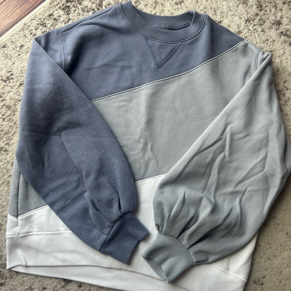 Abercrombie & Fitch Gray Crewneck Sweater